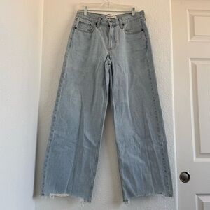 Abercrombie & Fitch Light The Ultra Loose low rise Jeans